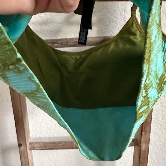 PINK Victorias Secret Seamless Lightly Line Tye Dye Sports Bra Sz: XXL NWT - Picture 9 of 11